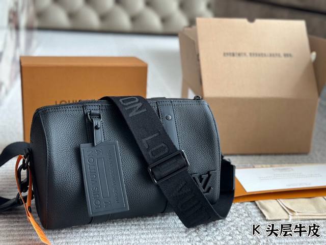 New Pillow I Large Capacity Men's Artistic Director Virgil Abloh Redesigned The