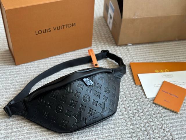 Original Cowhide Lv Chest Bag For Boyfriend, Cool Cool This Discovery Waist Bag