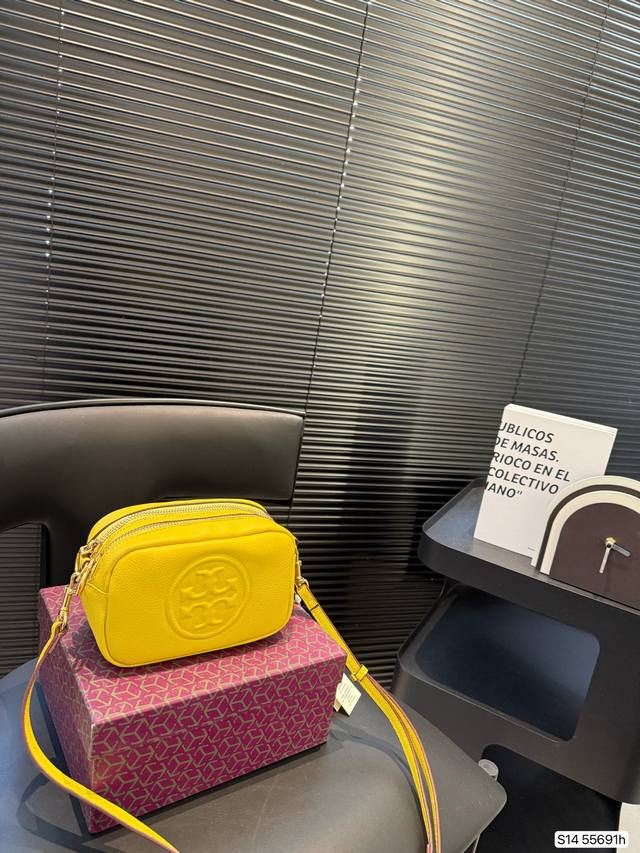 With Box New Tory Burch Camera Bag Tory Burch Design Is Small And Three-Dimensio