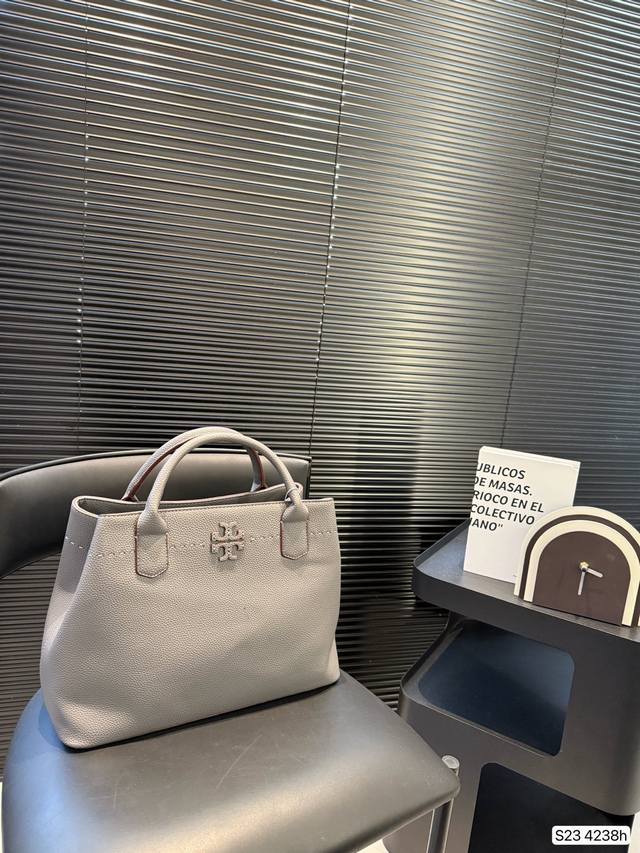 Tory Burch Tote Bag Is Very Delicate, Simple And Elegant, Very Artistic And Easy