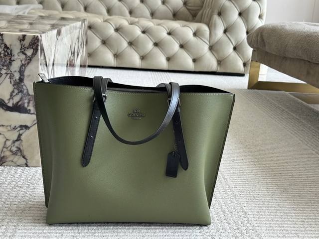 Size 34 29Cm Coach Classic Logo Shopping Bag Tote Bag Hot Sale Is Sold Out In Mi