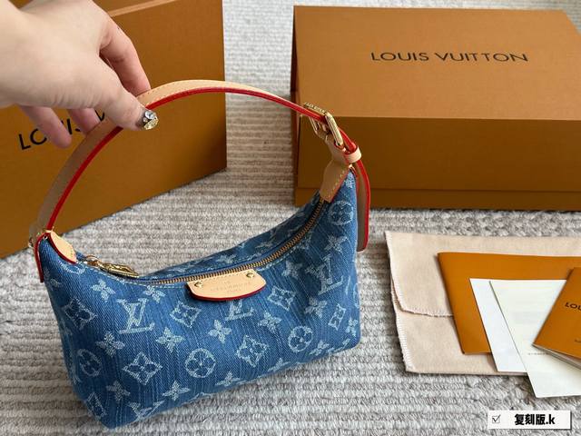 Replica Version With Box Size: 19 11Cm Denim Is Out Again This Year L Denim Unde