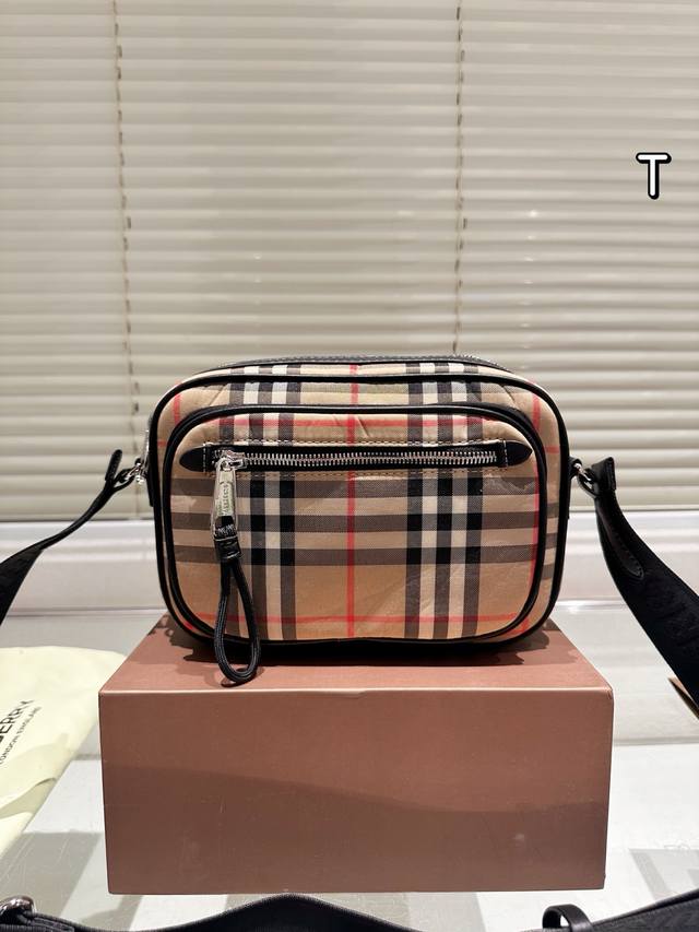 The First Bag Of Autumn, Burberry Camera Bag It Is Indeed The Most Suitable Bag