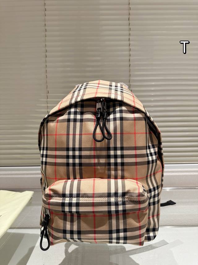 Cowhide Every Season Burberry Always Creates A Hit To Increase Brand Awareness A