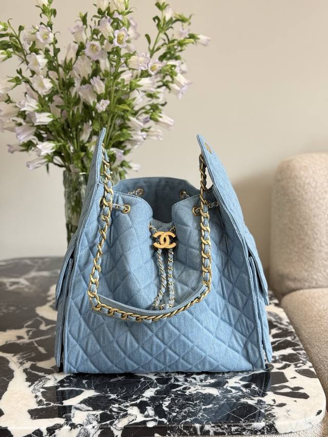 Chanel Chanelhobo Armpit Bag Hippie Armpit Bag Retro Gold Coin Button Drawstring