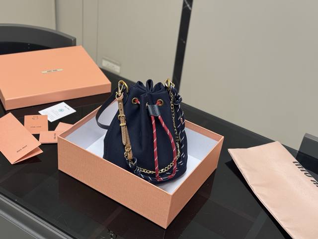 Comes With A Full Set Of Packaging Size: 18*21Cm I Bought The Miu Bucket Bag It'