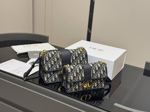 With Folding Box Size: 24*20Cm 21*15Cm Dior Montaigne 30 Just Out Of Stock! The