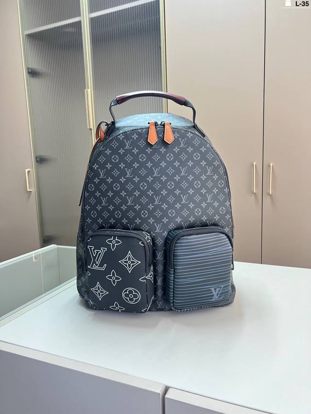 Lv Backpack Is So Versatile That It Has No Friends . It Has A Large Capacity And