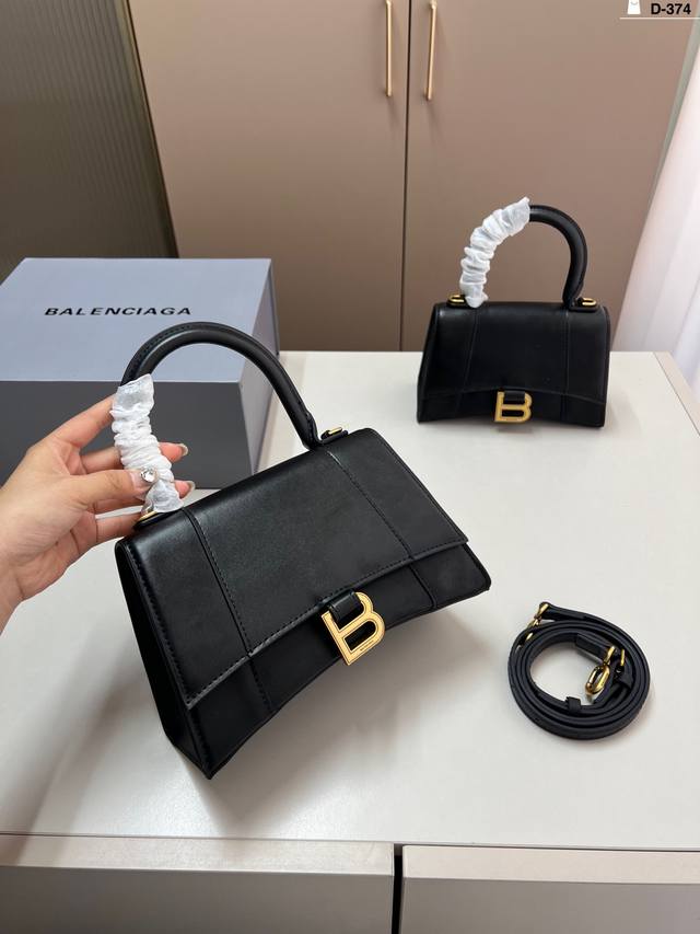 Big Balenciaga Crush Hourglass Bag Really No Girl Can Escape Any Style Can Be Pe