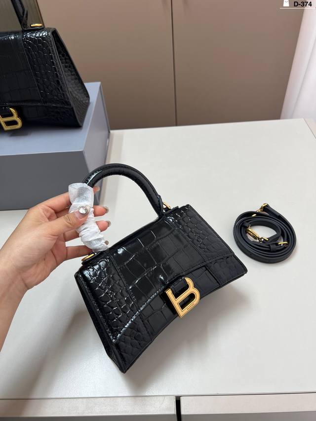 Small Balenciaga Crush Hourglass Bag Really No Girl Can Escape Any Style Can Be