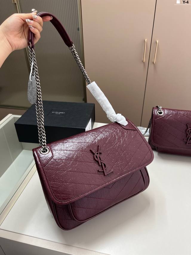 Big Ysl Niki Messenger Bag I Can't Refuse It, It's Super Elegant , It's Full Of