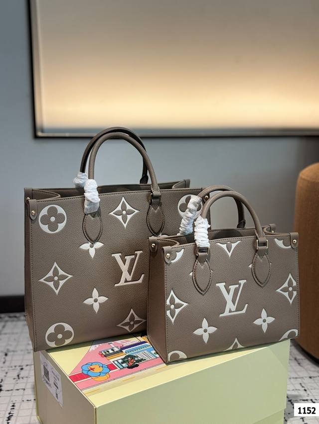 Folding Size: 25 35 The Quality Is Very Good. Come Here If You Know The Goods. T