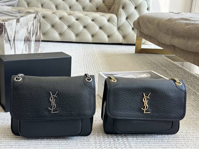 Ysl Bubble Leather Niki Messenger Bag Is So Cool, The Bag Is Beautiful And Has N