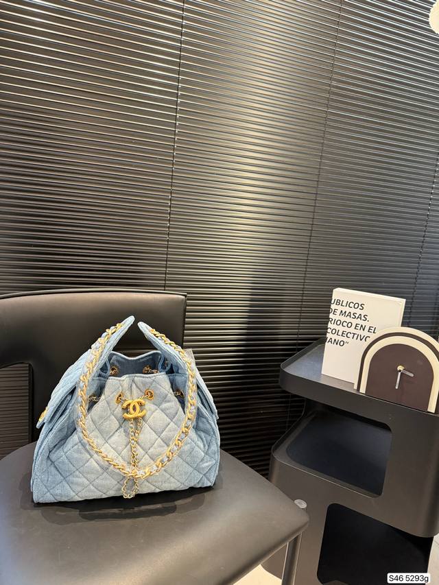 The Long-Awaited Chanel Tote Jeans Are Full Of Fashion Sense And Practicality. W