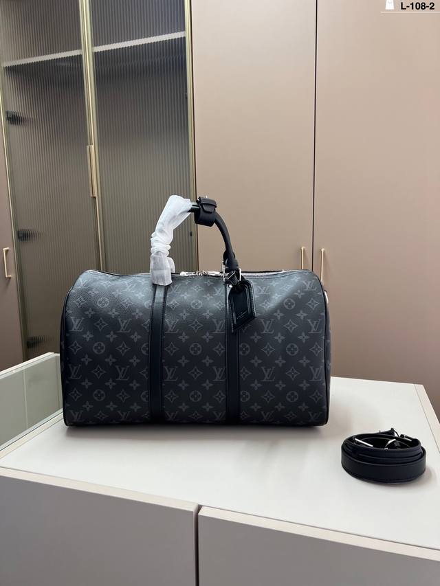 Lv Travel Bag A Handsome And Spacious Travel Bag Classic Design, Atmospheric And