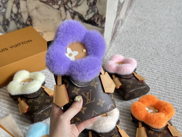 Lv24 New Christmas Limited Edition Vivian Mobile Phone Bag Is So Cute I Just Got