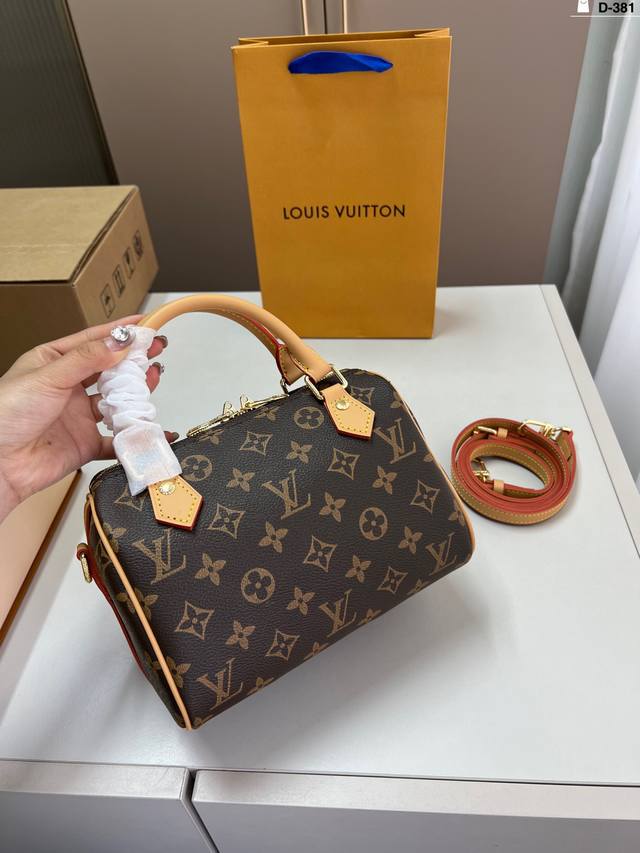Chip Version Lv Louis Vuitton Pillow Bag Versatile Fashion Super High Value Is A