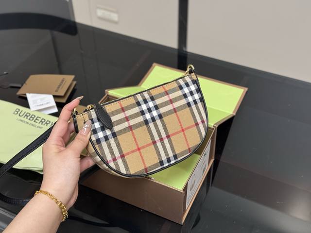 With Box Size: 21*12Cm Burberry Underarm Bag This Backpack Is Inspired By The Or
