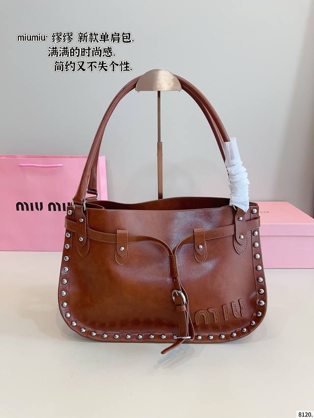 Miumiu New Tote. The Most Popular Miumiu Girl This Autumn And Winter.. The Sweet