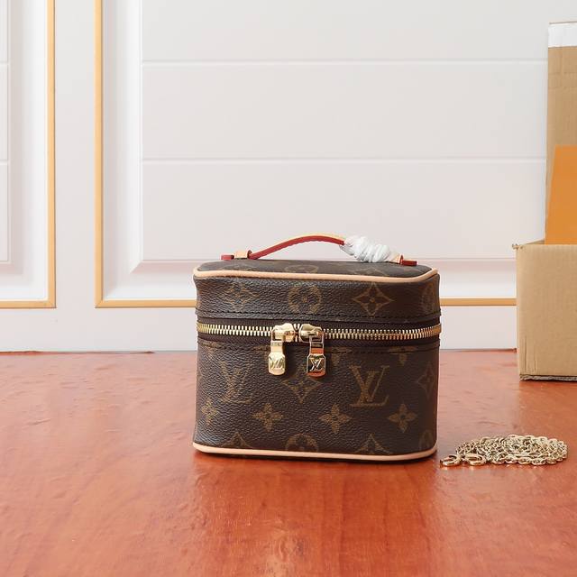 M44936 Small! The Nice Nano Makeup Bag Is Crafted From Monogram Canvas For A Sle