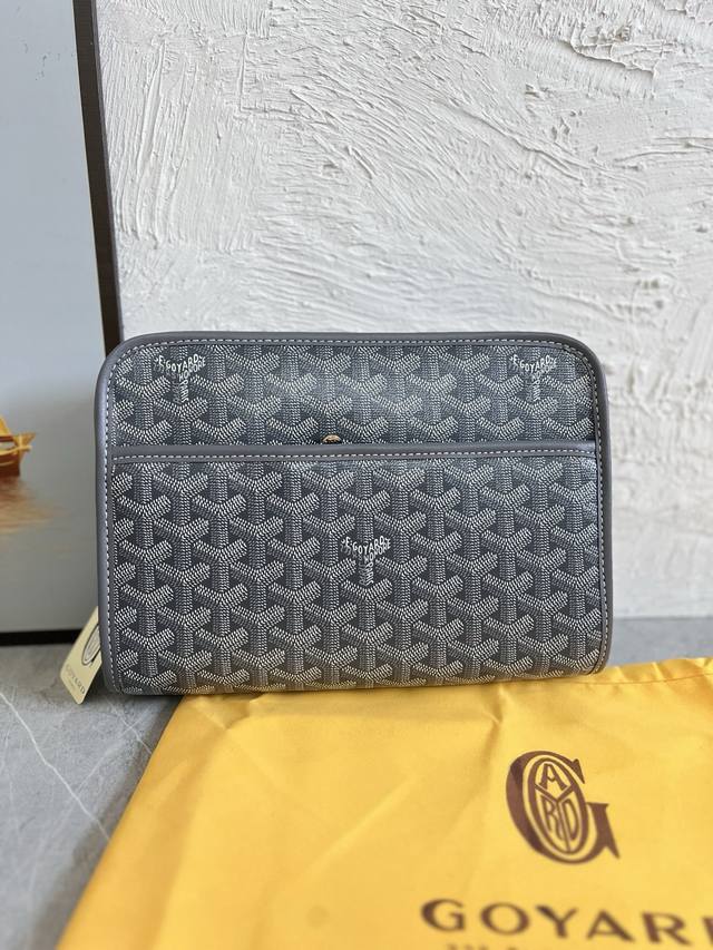 High-End Custom-Made Jouvence Small Toiletry Bag Is Soft, Lightweight, And Compa