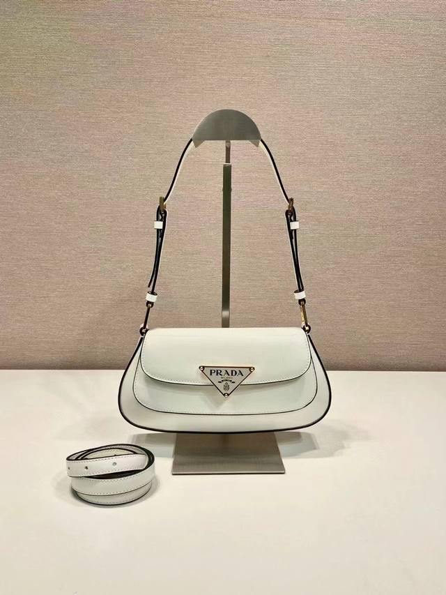 New Underarm Bag 1Bd345 The Smooth Curved Design Gives This Shoulder Bag A Refin