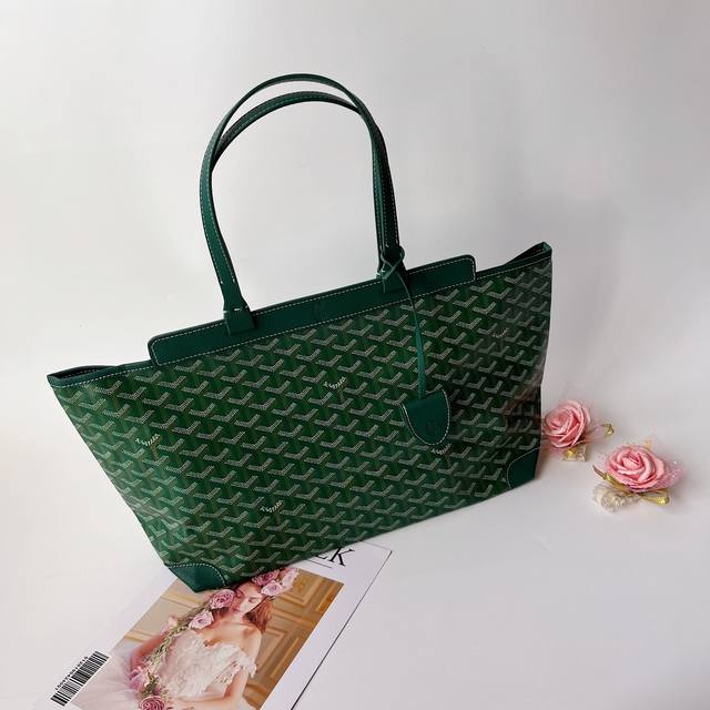 Goyard Bellechasse Biaude Small Bag, An Open-Top Handbag, Serves As A Structured