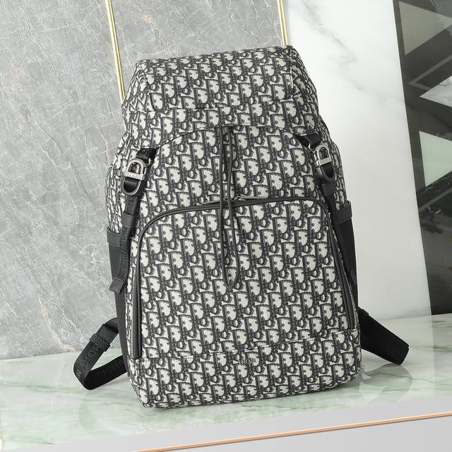 This Dior 8 Backpack Is A New Addition To The 2024 Summer Men's Collection, Feat