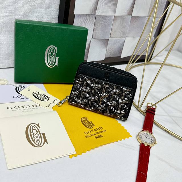 Goya Matignon Mini Wallet Features A Full Zipper Opening Design.The Central Comp