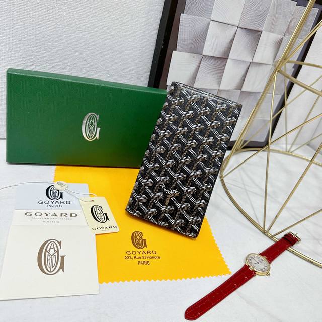 Goya Saint-Roch Wallet Features A Long Design For Storing Cards, Ids, And Bills.