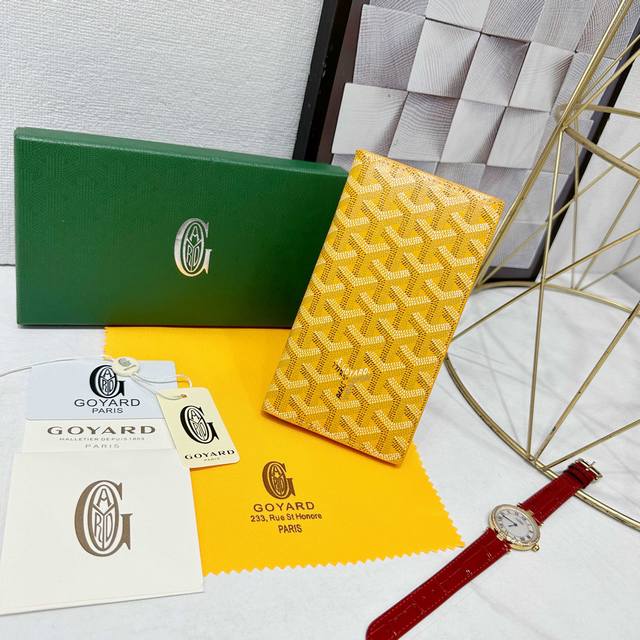 Goya Saint-Roch Wallet Features A Long Design, Perfect For Storing Cards, Ids, A