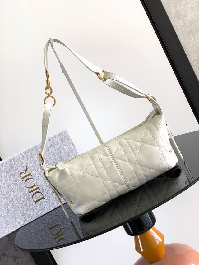 This D-Journey Handbag Is A New Addition For The Season, Debuting At The Dior 20