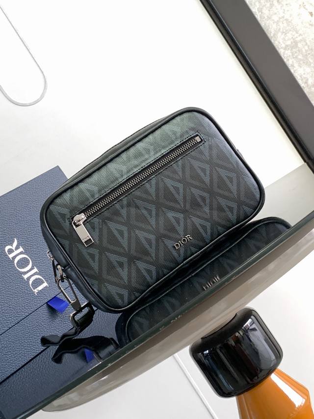 With Box Top-Tier Authentic Dior Men's Handheld Toiletry Bag This Practical And