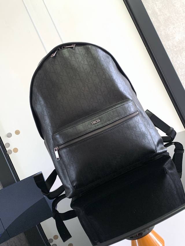 Dior Backpack, The Hottest Double-Shoulder Backpack, Features Perforated Smooth