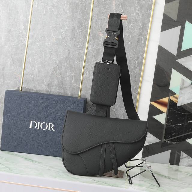 Top-Quality Original Piece With Box The Saddle Bag Is Reimagined This Season In