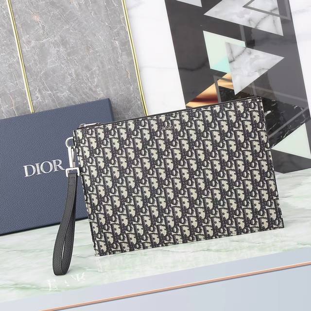 A4 Handbag Beige And Black Oblique Print Model: 2Esca339Yse_H05E_Tu This A4 Hand
