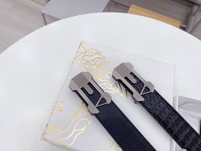 Louis Vuitton, The World's Largest Luxury Fashion Conglomerate, Is Renowned Glob