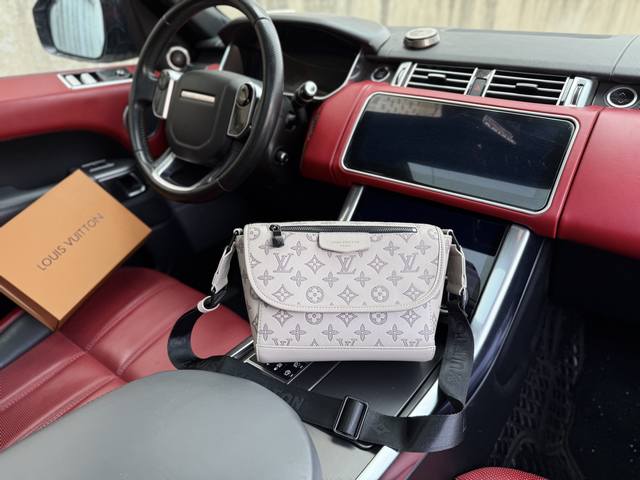 Premium Quality New Arrival Louis Vuitton Lv Shoulder Bag Louis Vuitton Messenge