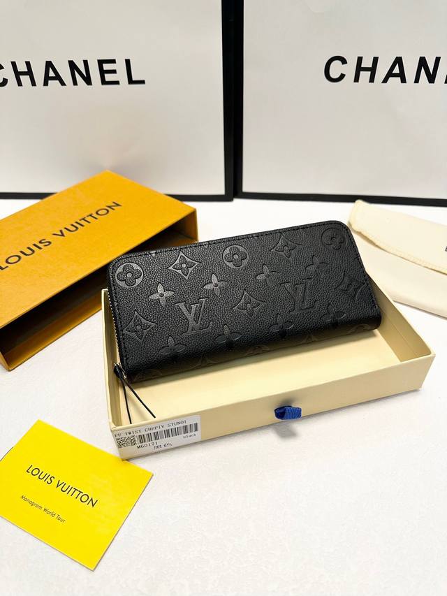 Color: Black Size: 19X9 Cm, Embossed Calf Leather. Louis Vuitton's Century-Old C