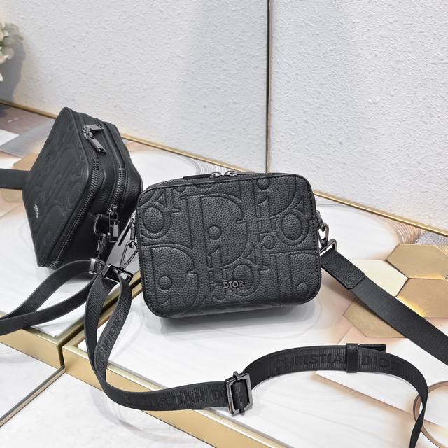 Embossed Dior Oblique Latest Double-Zip Camera Bag Oblique First Made Waves At P