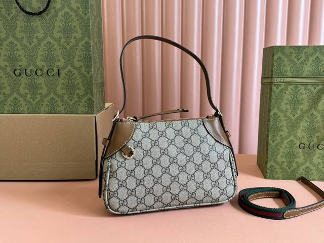 This Shopping Bag Combines The Brand's Iconic Gg Pattern And Striped Webbing Int