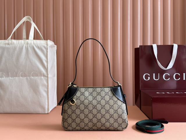 This Shopping Bag Combines The Brand's Iconic Gg Pattern And Striped Webbing Int