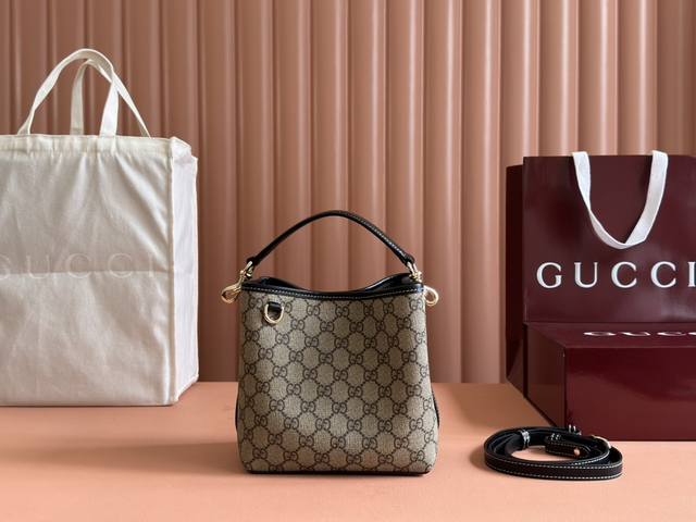 This Shopping Bag Combines The Brand's Iconic Gg Pattern And Striped Webbing Int