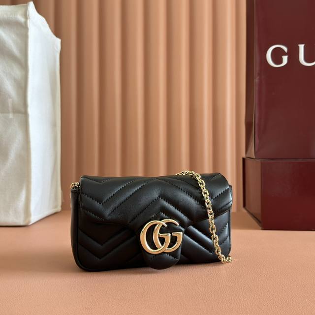 Genuine Leather, The Brand's Iconic Gg Marmont Series Seamlessly Blends The Doub