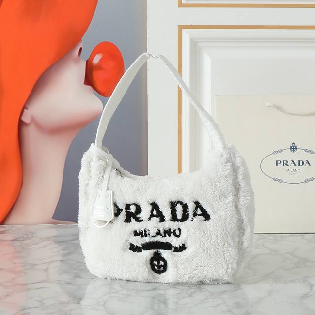 Restocked Fuzzy Hobo This Re-Edition 0 Soft Looped Fabric Mini Handbag Exudes Su