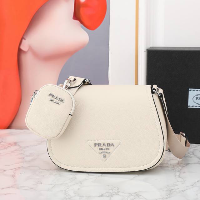 Restock 1Bd293 This Crossbody Bag Is Made From Imported Deer Leather With A Flap