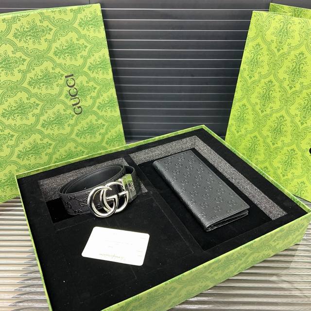 Gucci Two-In-One Set Belt, Suit Jacket, And Wallet Men's Premium Versatile Style