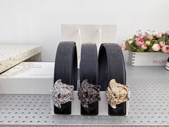 Versace - Pure Cowhide Leather, High-End Quality, Clear Texture, Exceptional Fee