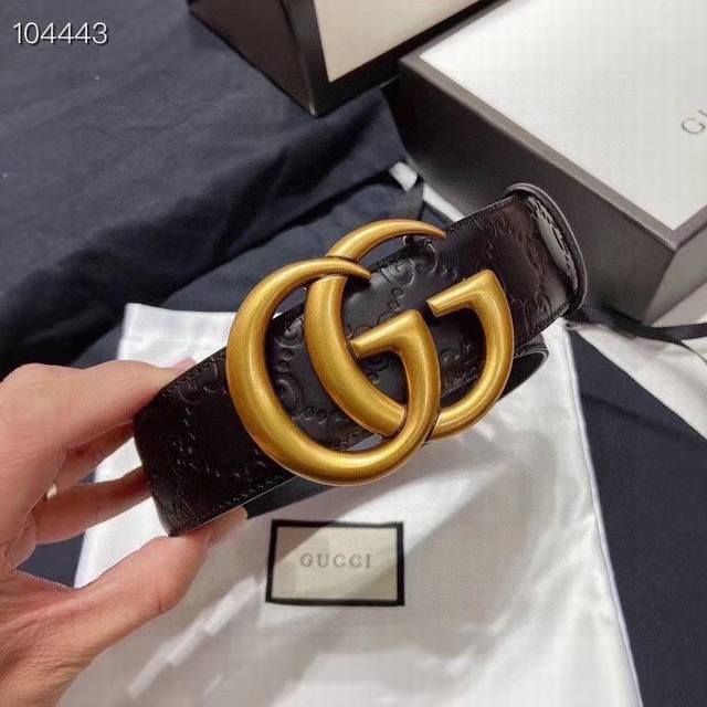 Gucci's New Interlocking G Buckle Is Inspired By The Brand's Iconic 1970S Design