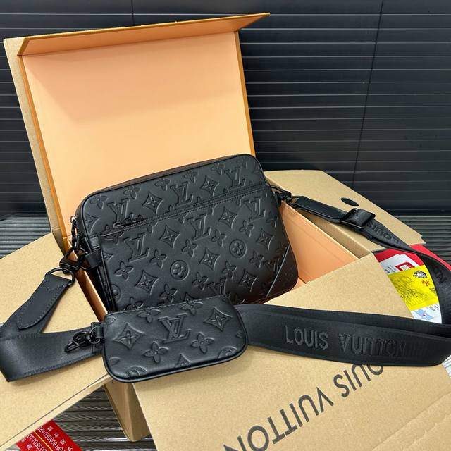 Louis Vuitton Trio 3-In-1 Calfskin Messenger Bag, Shoulder Bag, Unisex Crossbody